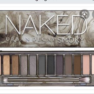 Urban Decay Naked Smoky Eyeshadow Palette